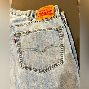 Levi's Men Sky Blue Denim Jeans style 559 size 44/34 . Used